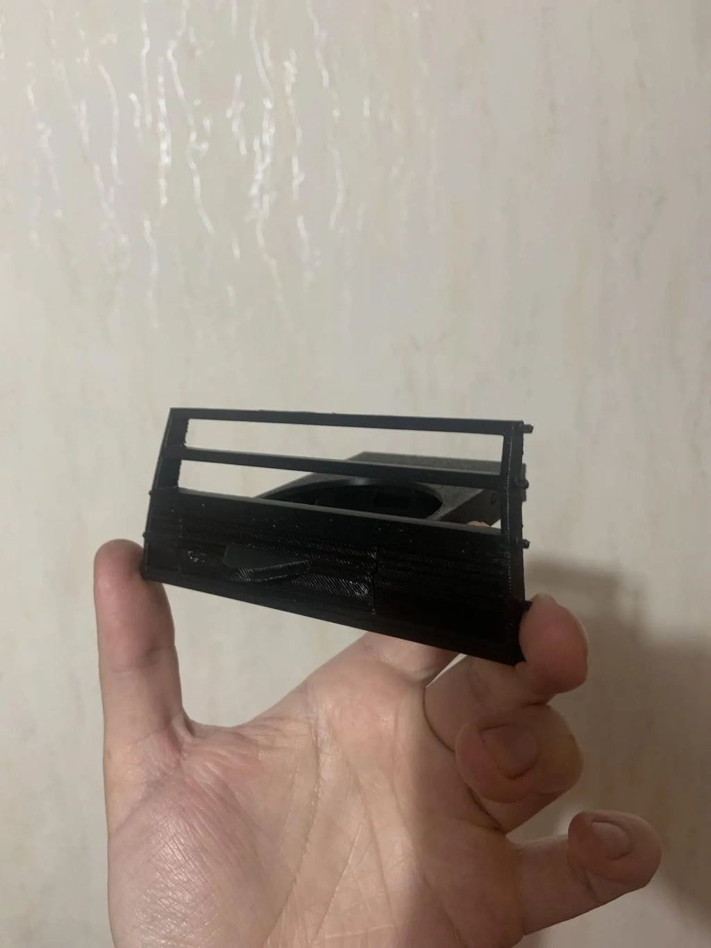 BMW E60 pohártartó szellőző rácsba